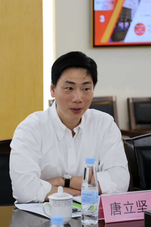 3、唐立堅(jiān)副院長(zhǎng)對(duì)第一法院家事審判改革中所取得的成績(jī)表示充分肯定.jpg